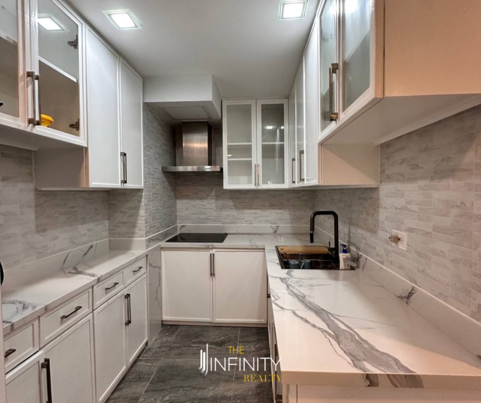 For Sale 3 Bedroom in Aqua Residences, Mandaluyong City, photo 6 of 11