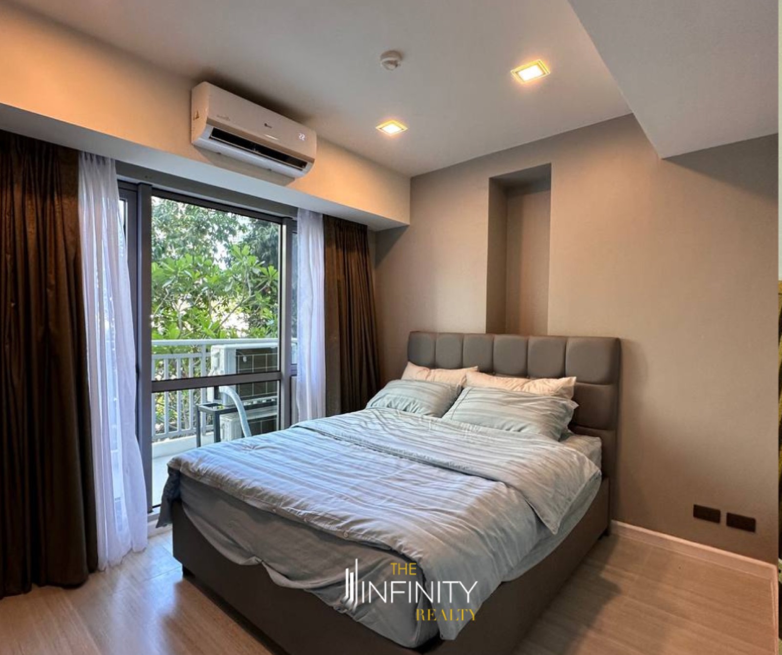 For Sale 3 Bedroom in Aqua Residences, Mandaluyong City, photo 1 of 11