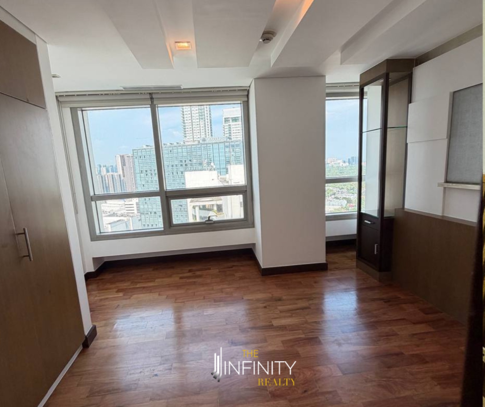 For Lease 2 Bedroom in Trag Laguna Tower, Makati City, photo 3 of 13
