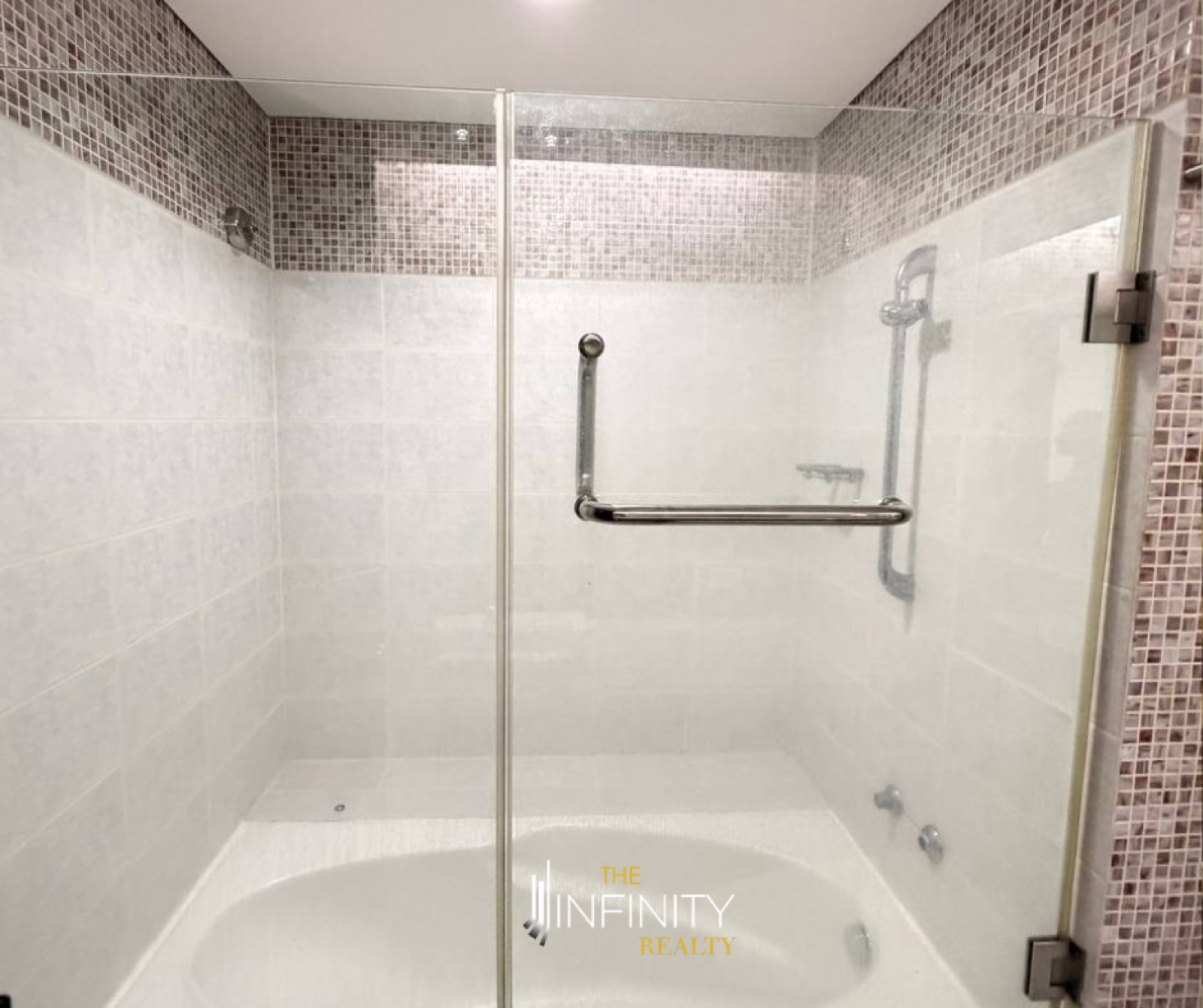 For Lease 2 Bedroom in Trag Laguna Tower, Makati City, photo 13 of 13