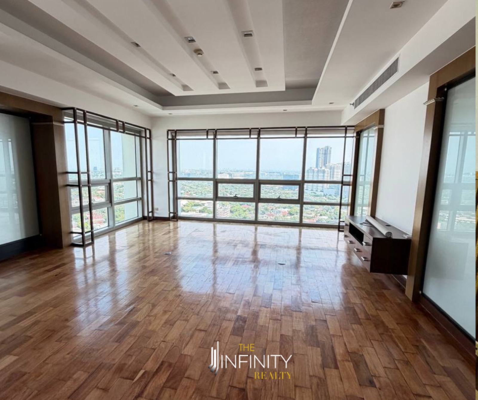 For Lease 2 Bedroom in Trag Laguna Tower, Makati City, photo 2 of 13