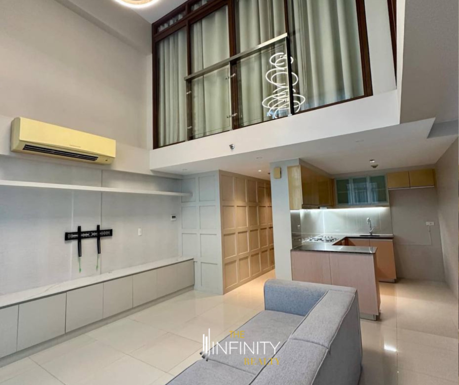 For Sale 2 Bedroom in Eastwood City, Quezon City, photo 2 of 7