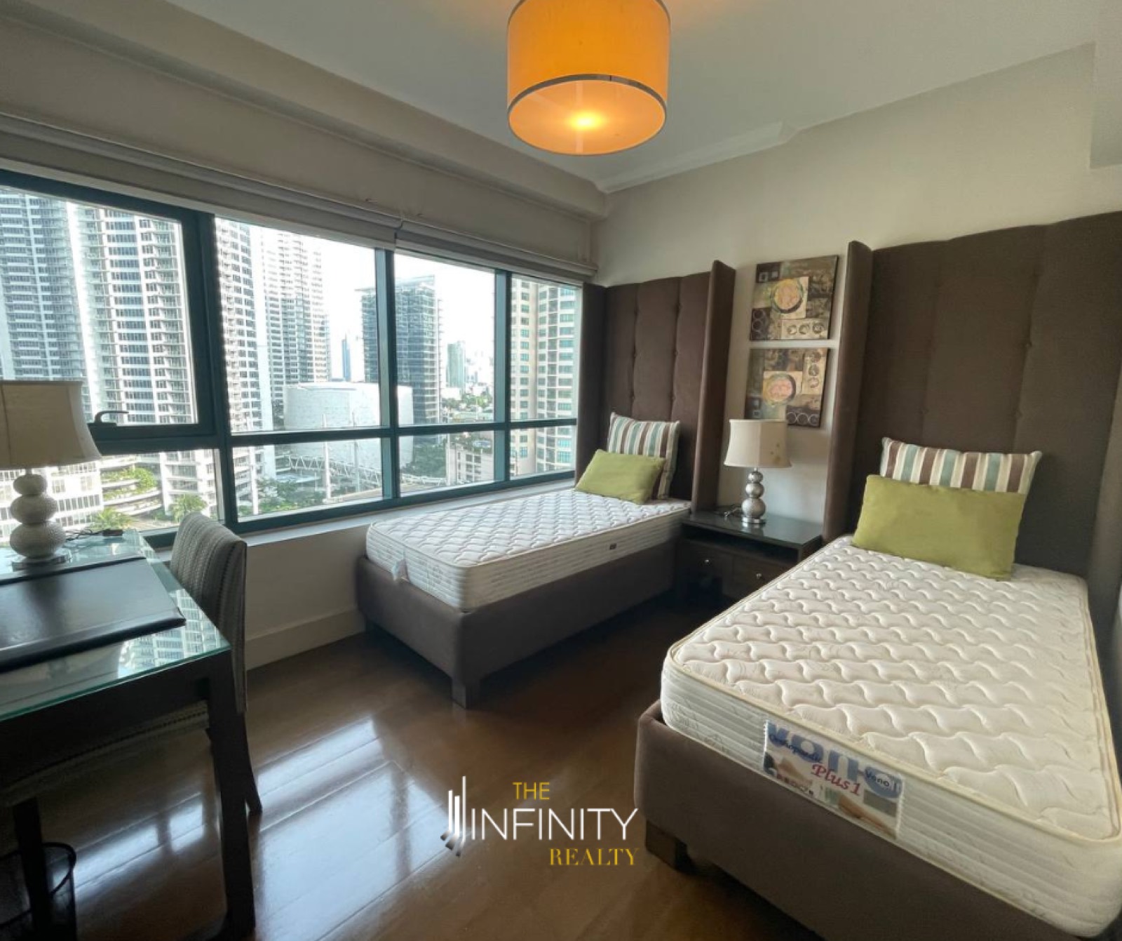 For Sale 2 Bedroom in Edades Tower, Makati City, photo 2 of 10
