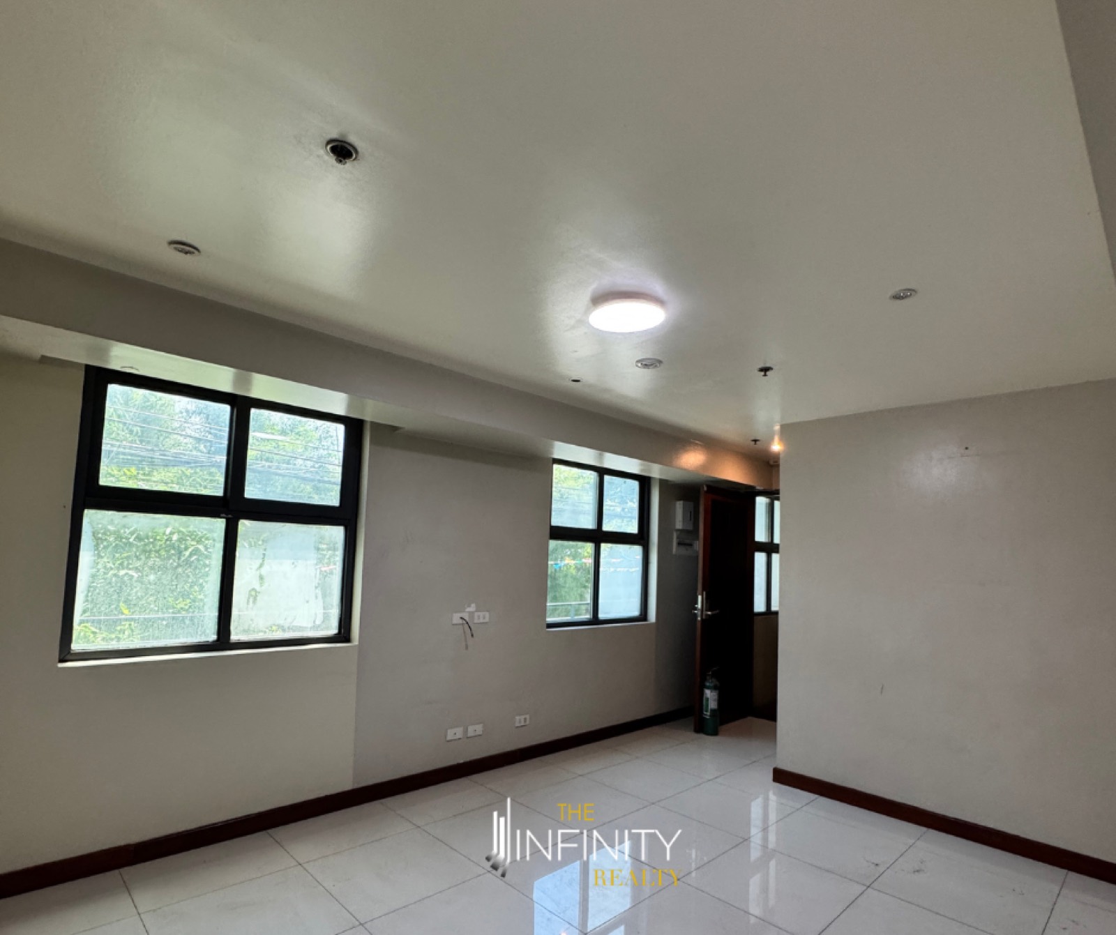 For Sale Suez Commercial Building, Makati City, photo 3 of 7