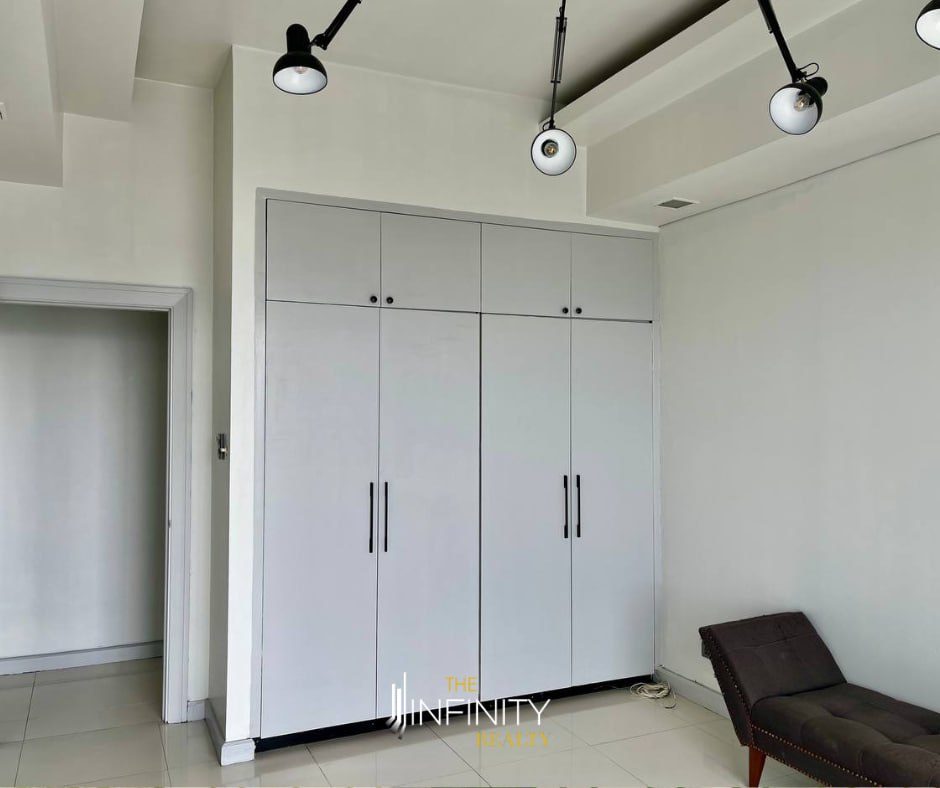 For Sale 2 Bedroom in The Manansala, Makati Ctiy, photo 5 of 9
