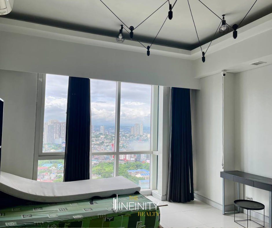 For Sale 2 Bedroom in The Manansala, Makati Ctiy, photo 2 of 9