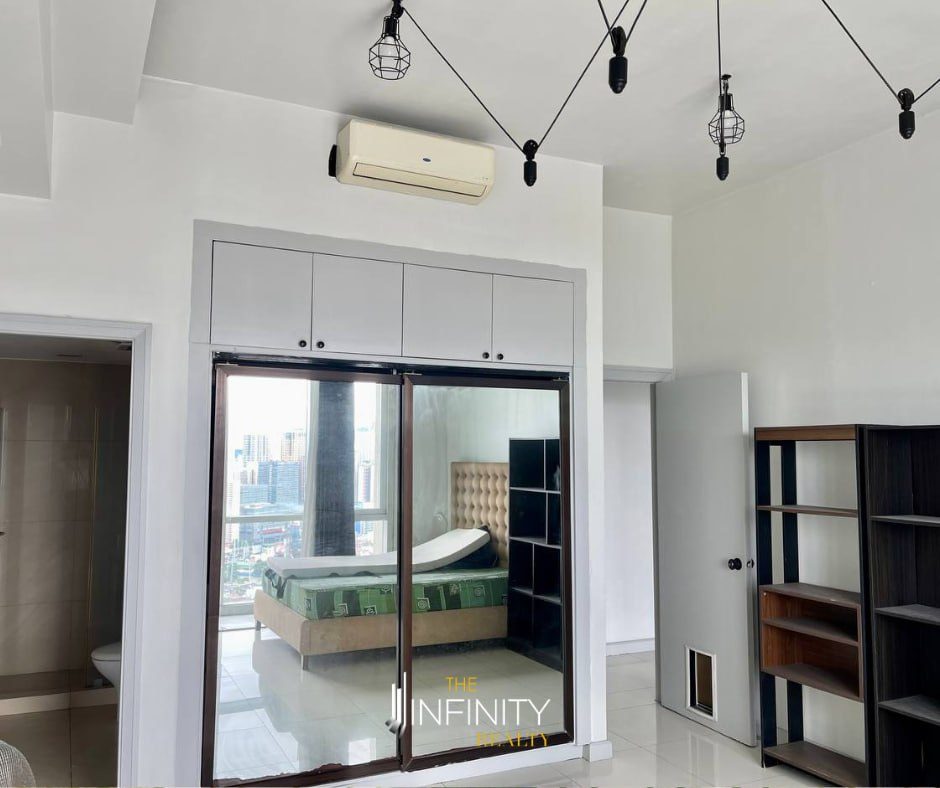 For Sale 2 Bedroom in The Manansala, Makati Ctiy, photo 3 of 9