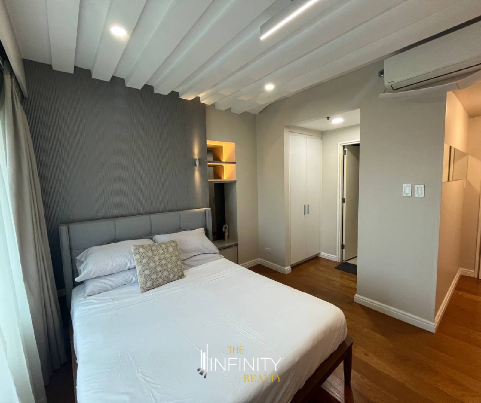 Lease 2 Bedroom in One Rockwell West, photo 2 of 15