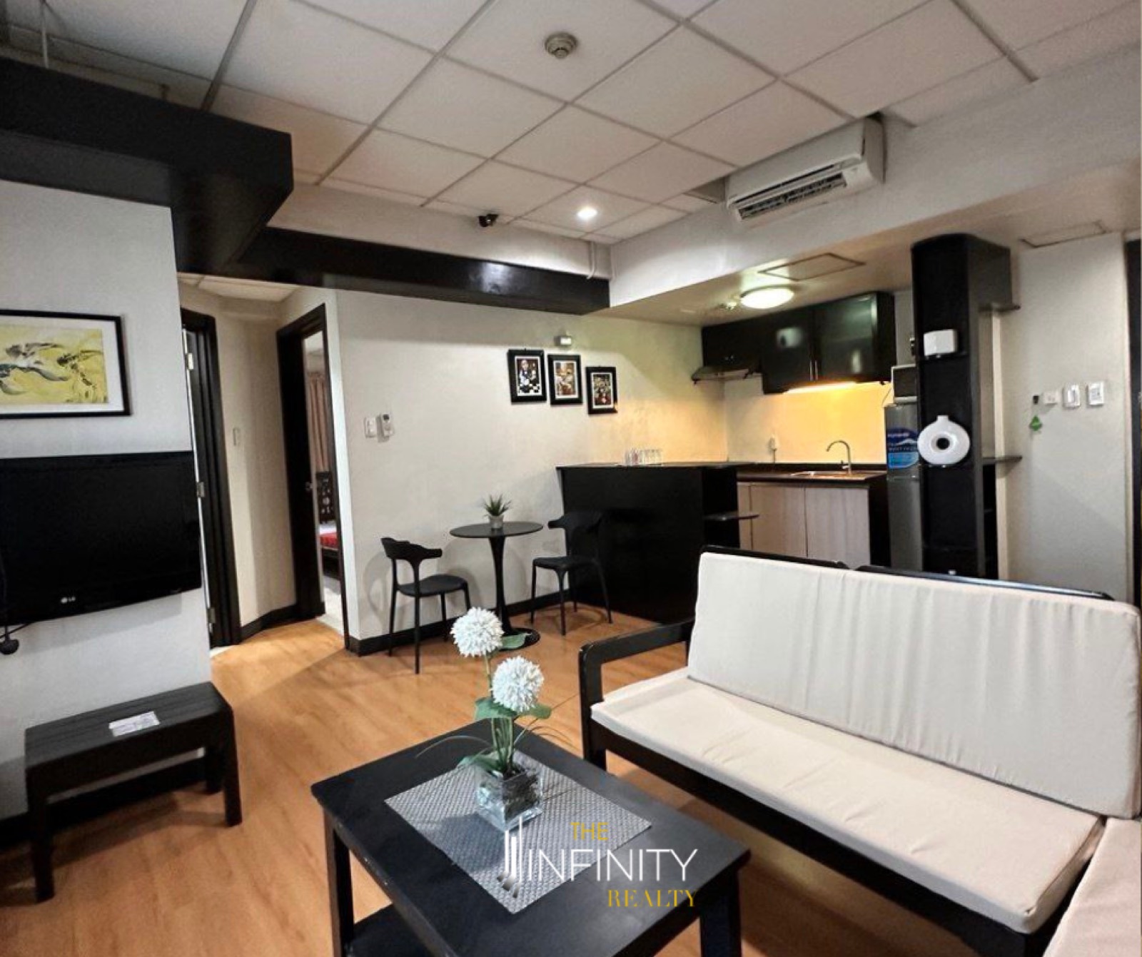 For Sale 1 Bedroom in Lancaster Suites, Mandaluyong City, photo 2 of 7