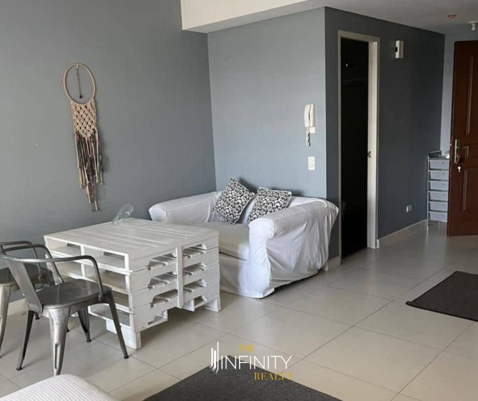 For Sale Studio in Red Oak at Two Serendra, Taguig City, photo 2 of 7