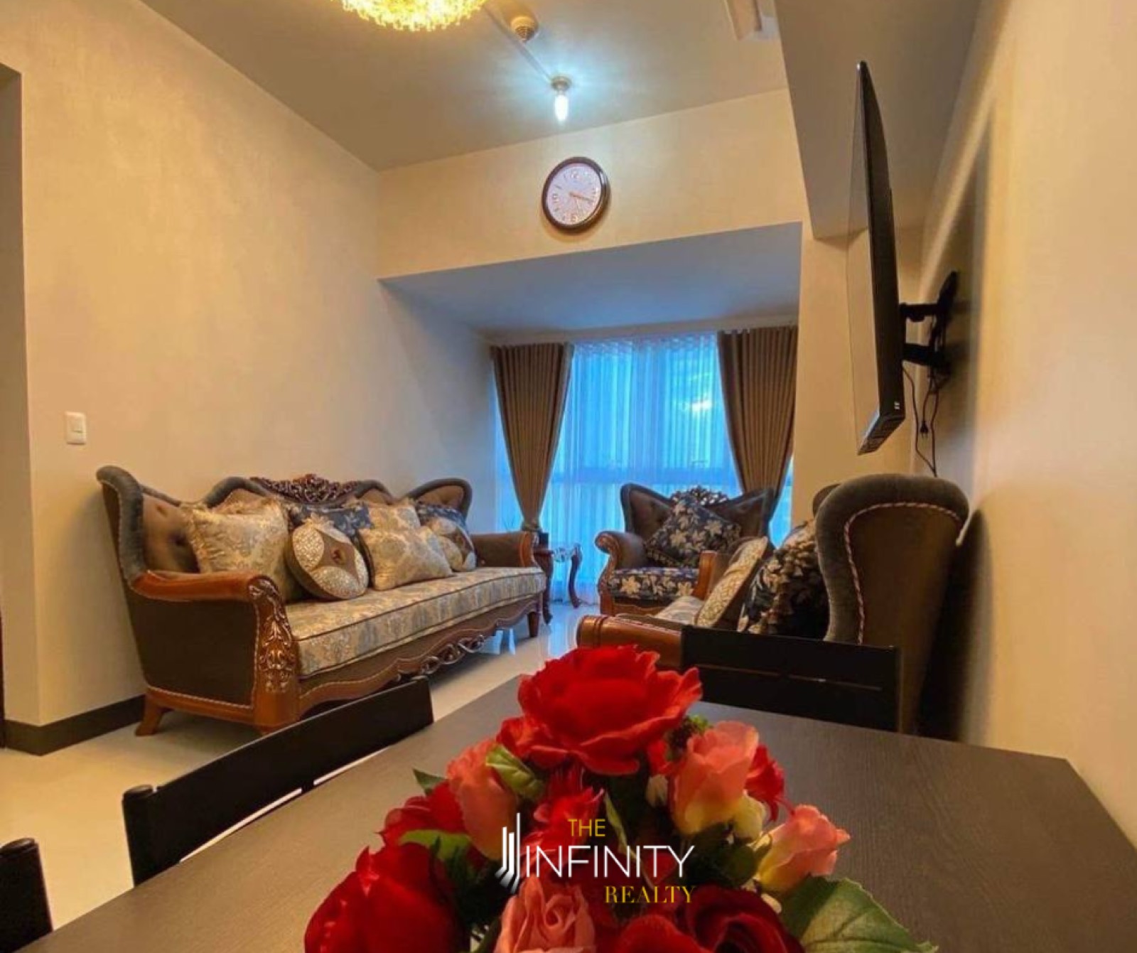 For Sale 2 Bedroom in Uptown Parksuites, Taguig City, photo 2 of 7