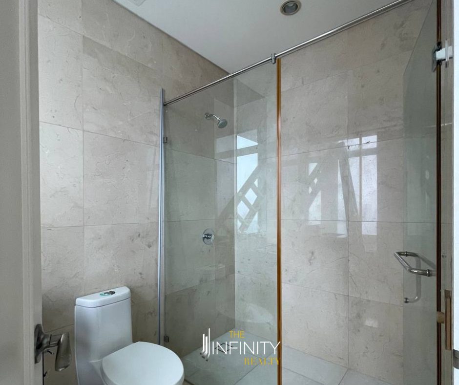 For Sale 4 Bedroom in Trump Tower, Makati City, photo 14 of 15