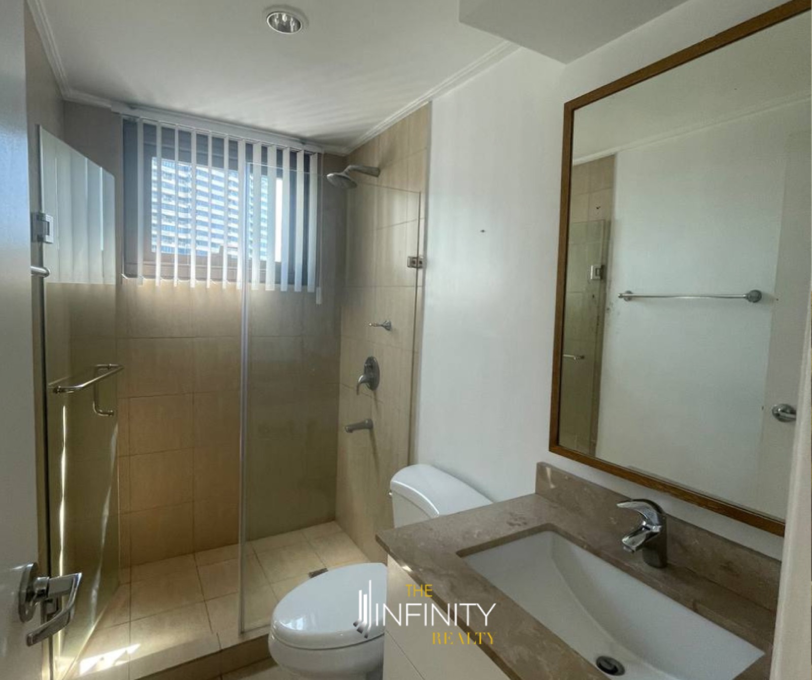 For Sale 2 Bedroom in Joya South, Makati City, photo 6 of 8