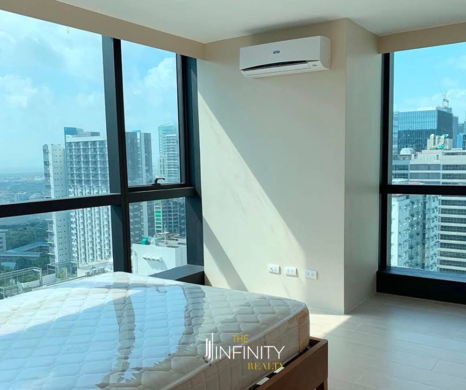 For Lease 2 Bedroom in One Uptown Residences, Taguig City, photo 2 of 6