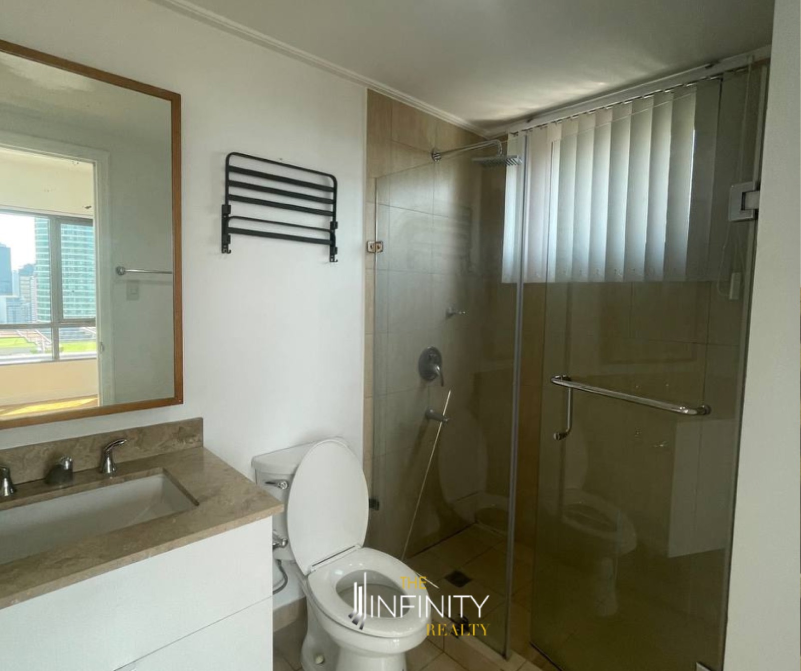 For Sale 2 Bedroom in Joya South, Makati City, photo 7 of 8