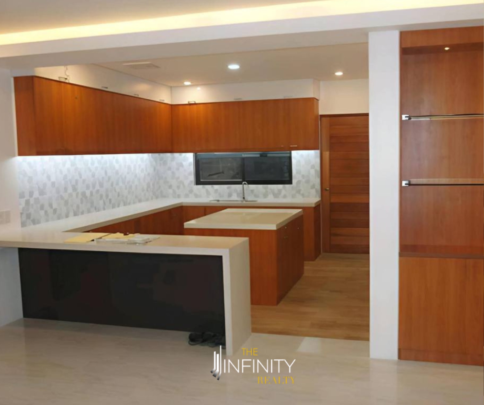 For Sale 4 Bedroom in Molave Park, Paranaque City, photo 4 of 15