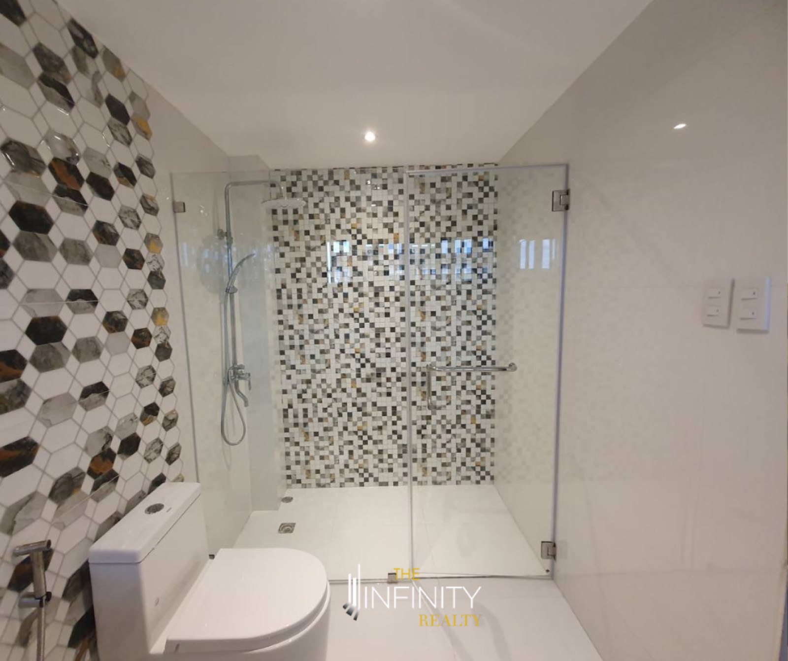 For Sale 5 Bedroom in Princeton Heights Subdivision, Cavite City, photo 9 of 10