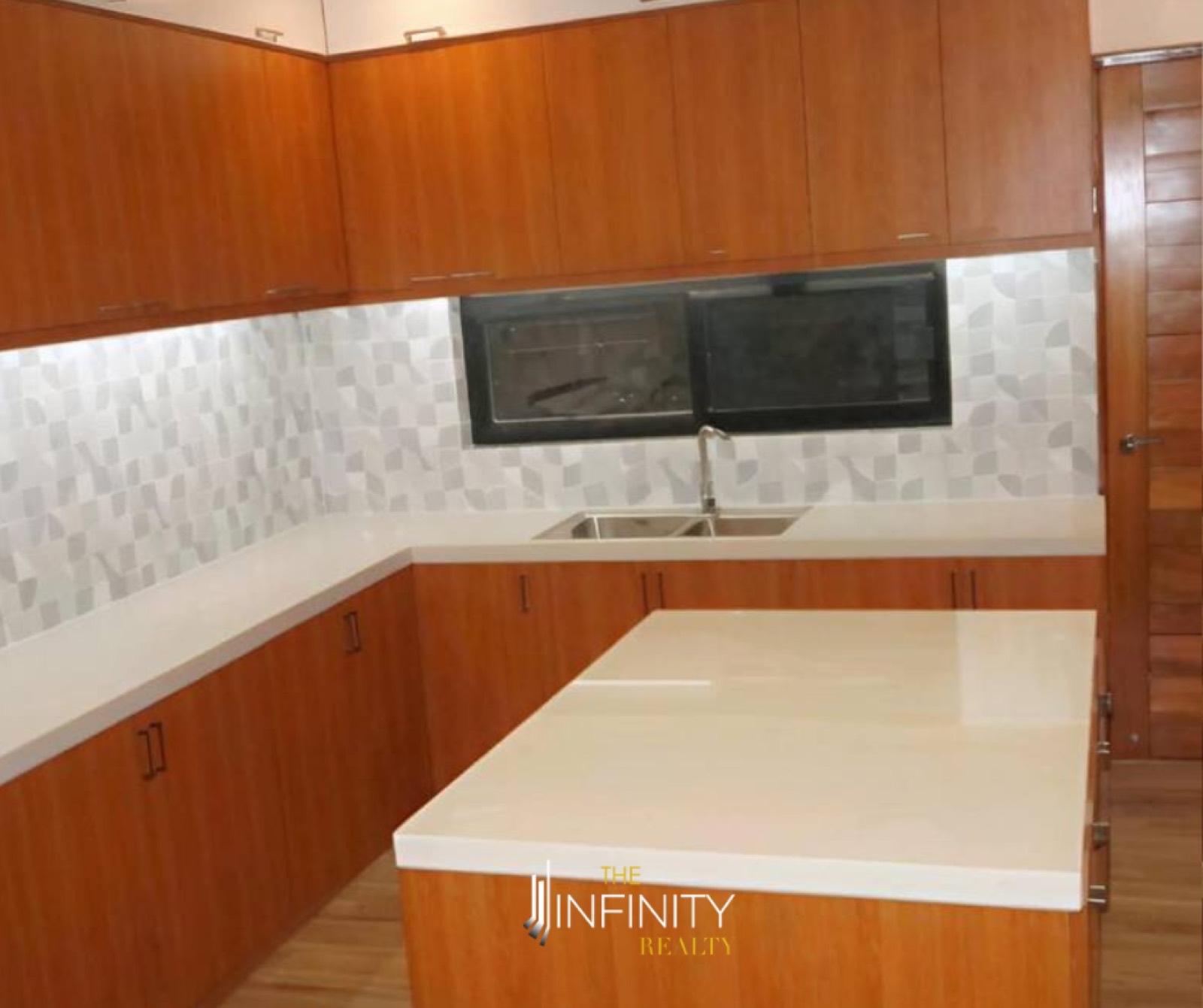 For Sale 4 Bedroom in Molave Park, Paranaque City, photo 14 of 15