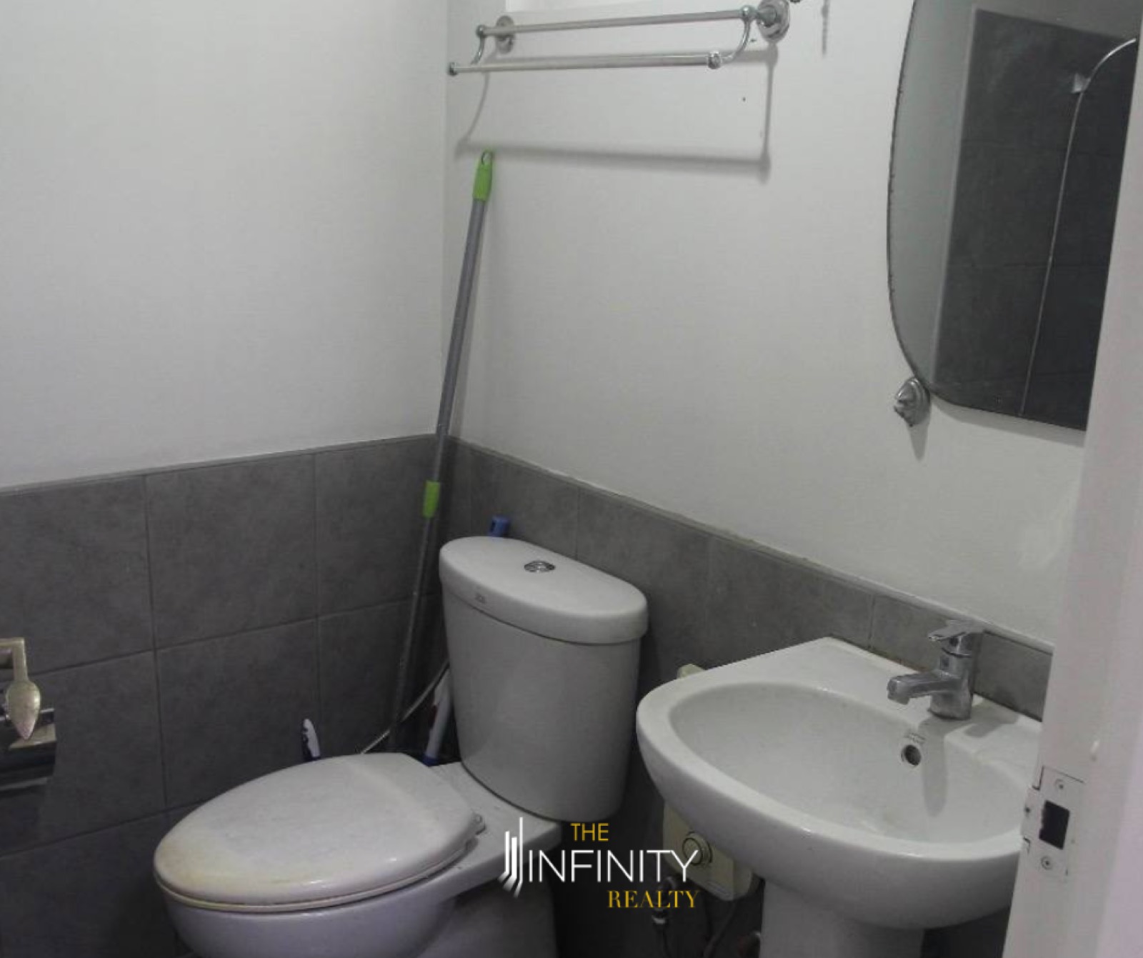For Sale Studio in The Columns, Legaspi Village, Makati City, photo 7 of 7