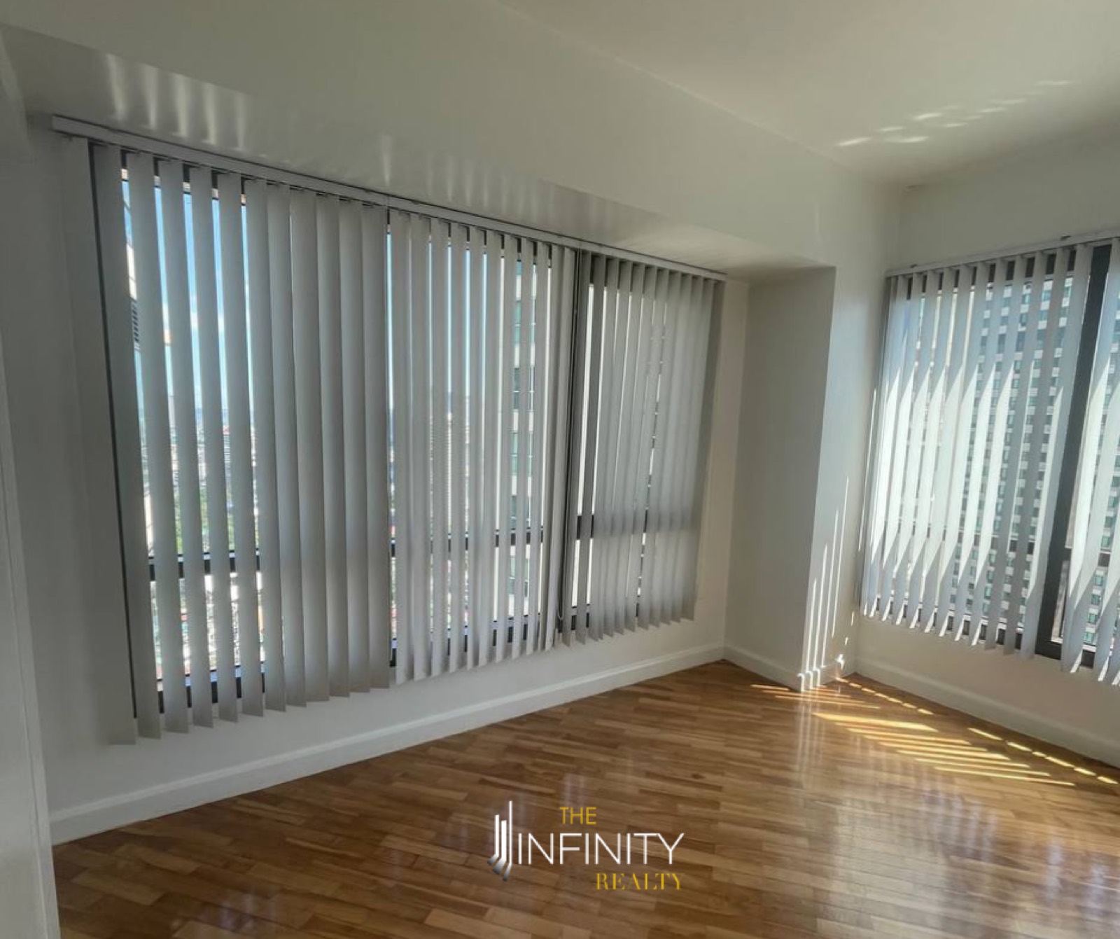 For Sale 2 Bedroom in Joya South, Makati City, photo 3 of 8