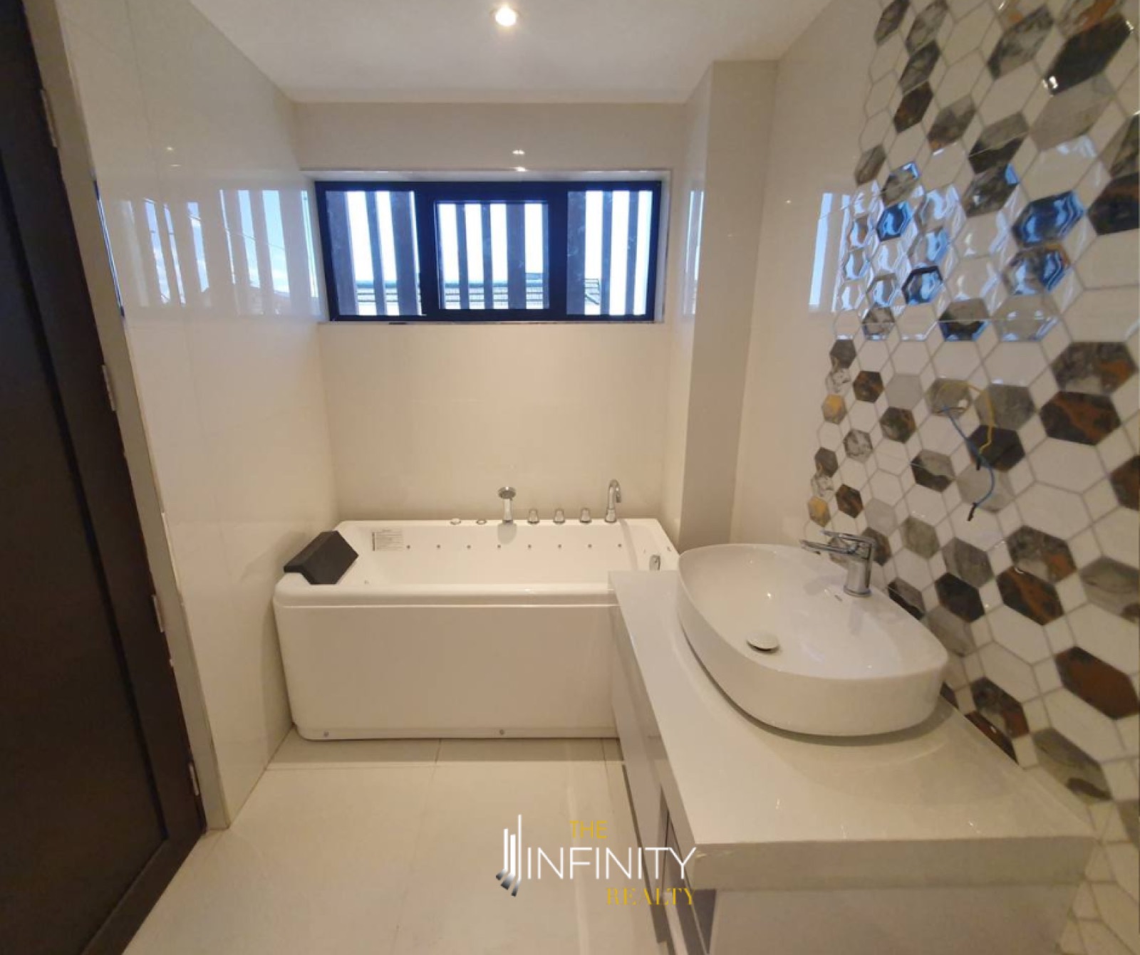 For Sale 5 Bedroom in Princeton Heights Subdivision, Cavite City, photo 10 of 10