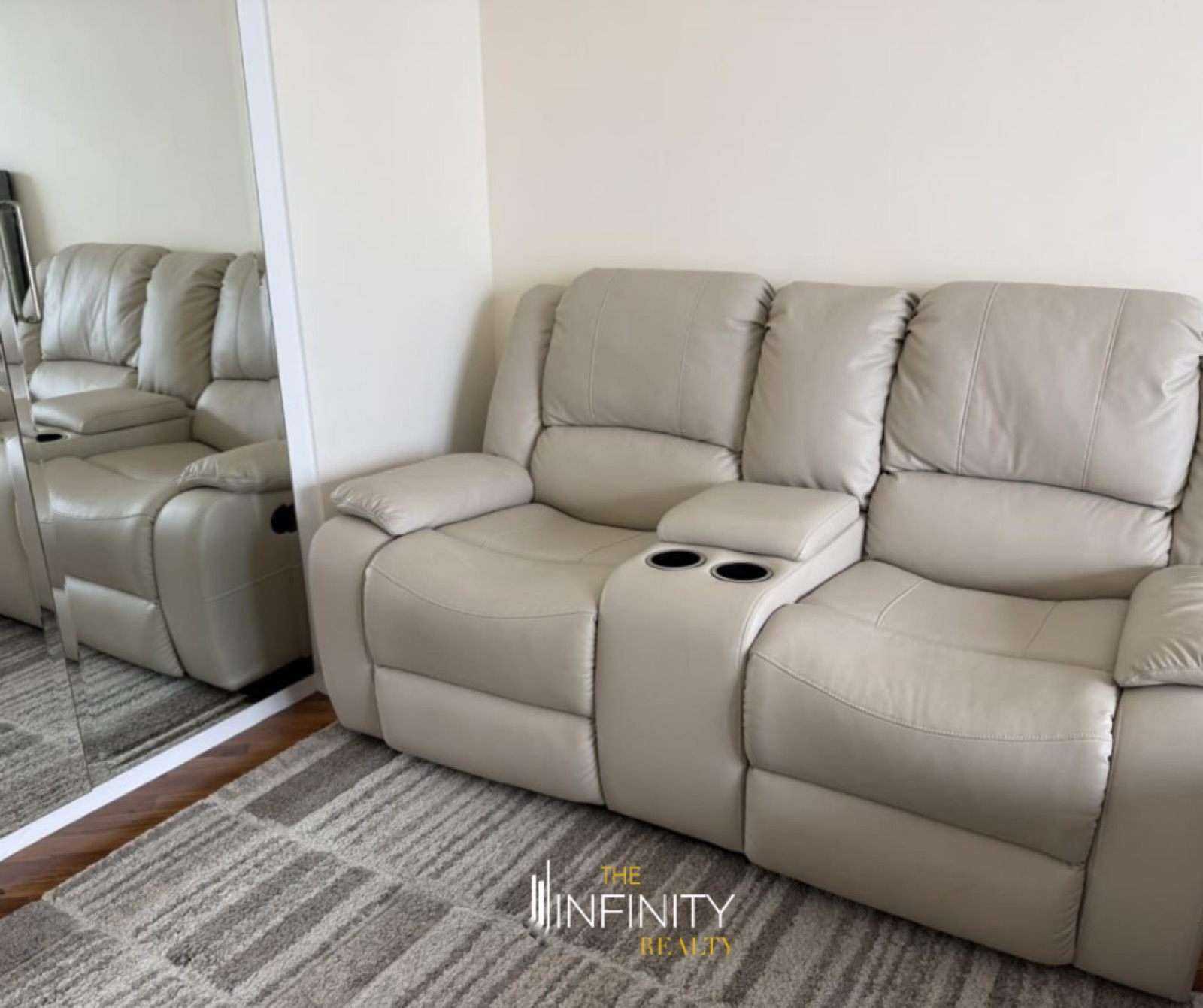 For Sale 1 Bedroom in Joya South, Makati City, photo 4 of 6