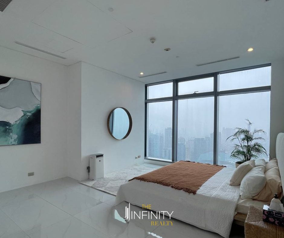 For Sale 4 Bedroom in Trump Tower, Makati City, photo 2 of 15