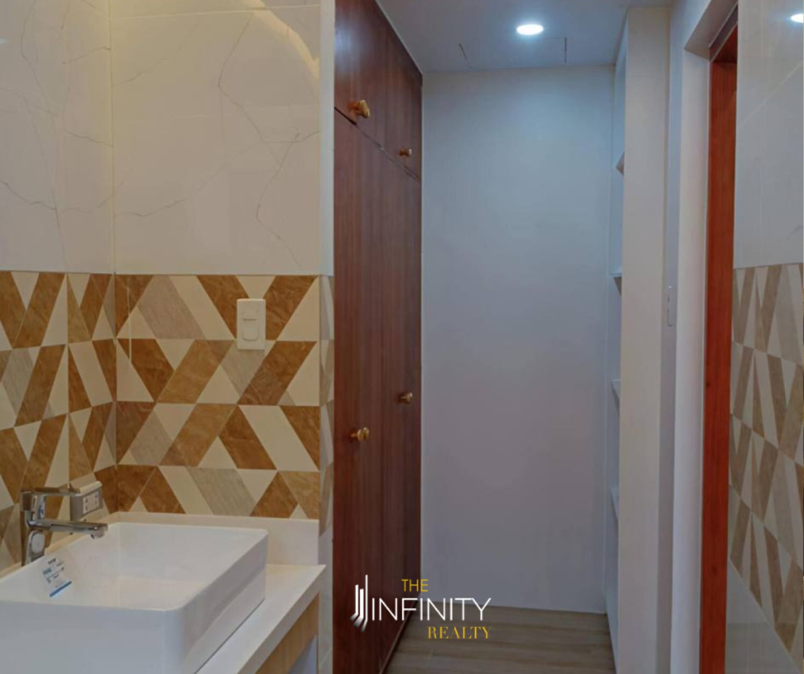 For Sale 4 Bedroom in Molave Park, Paranaque City, photo 9 of 15