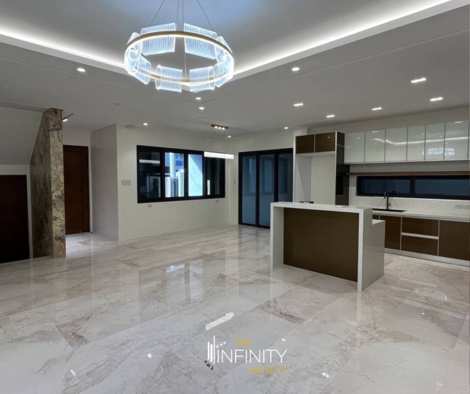 For Sale 5 Bedroom in Tandang Sora Barbara Royale, Quezon City, photo 2 of 8
