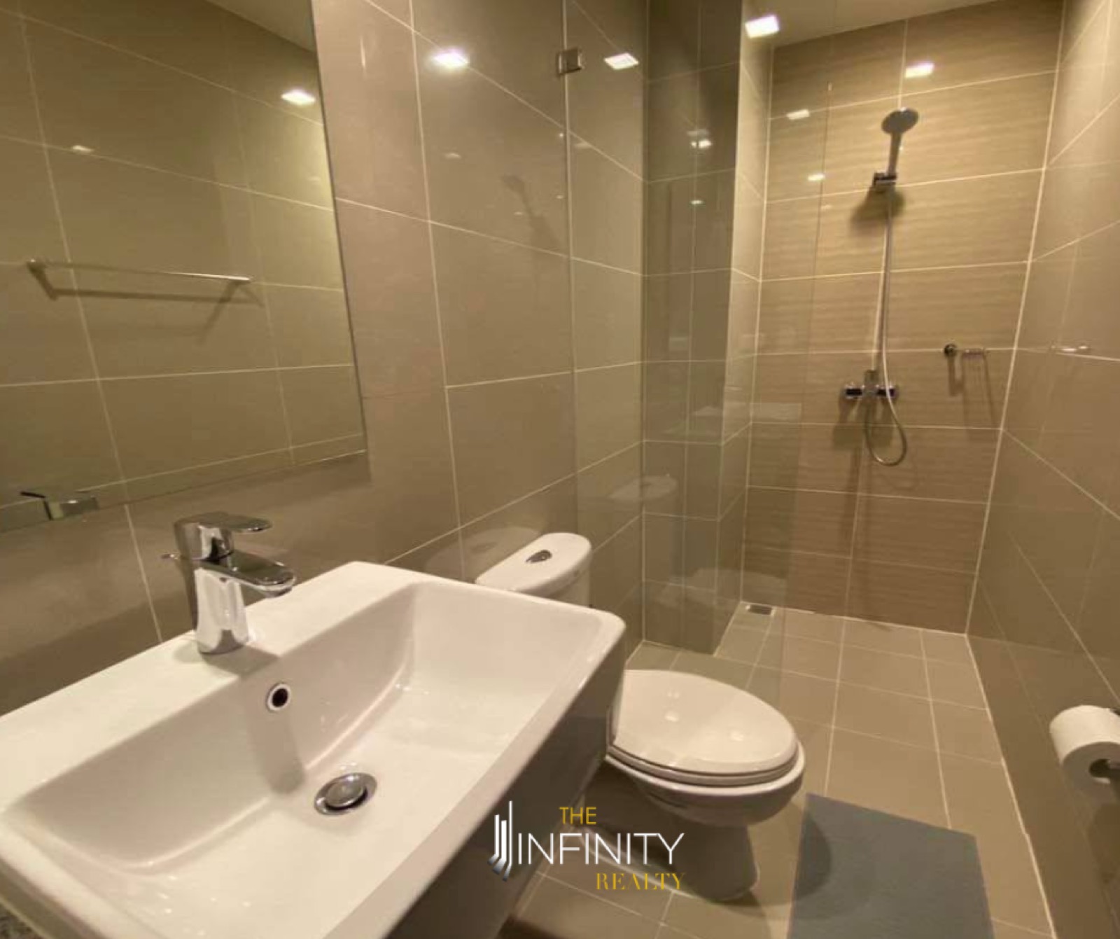 For Sale 2 Bedroom in Uptown Parksuites, Taguig City, photo 7 of 7