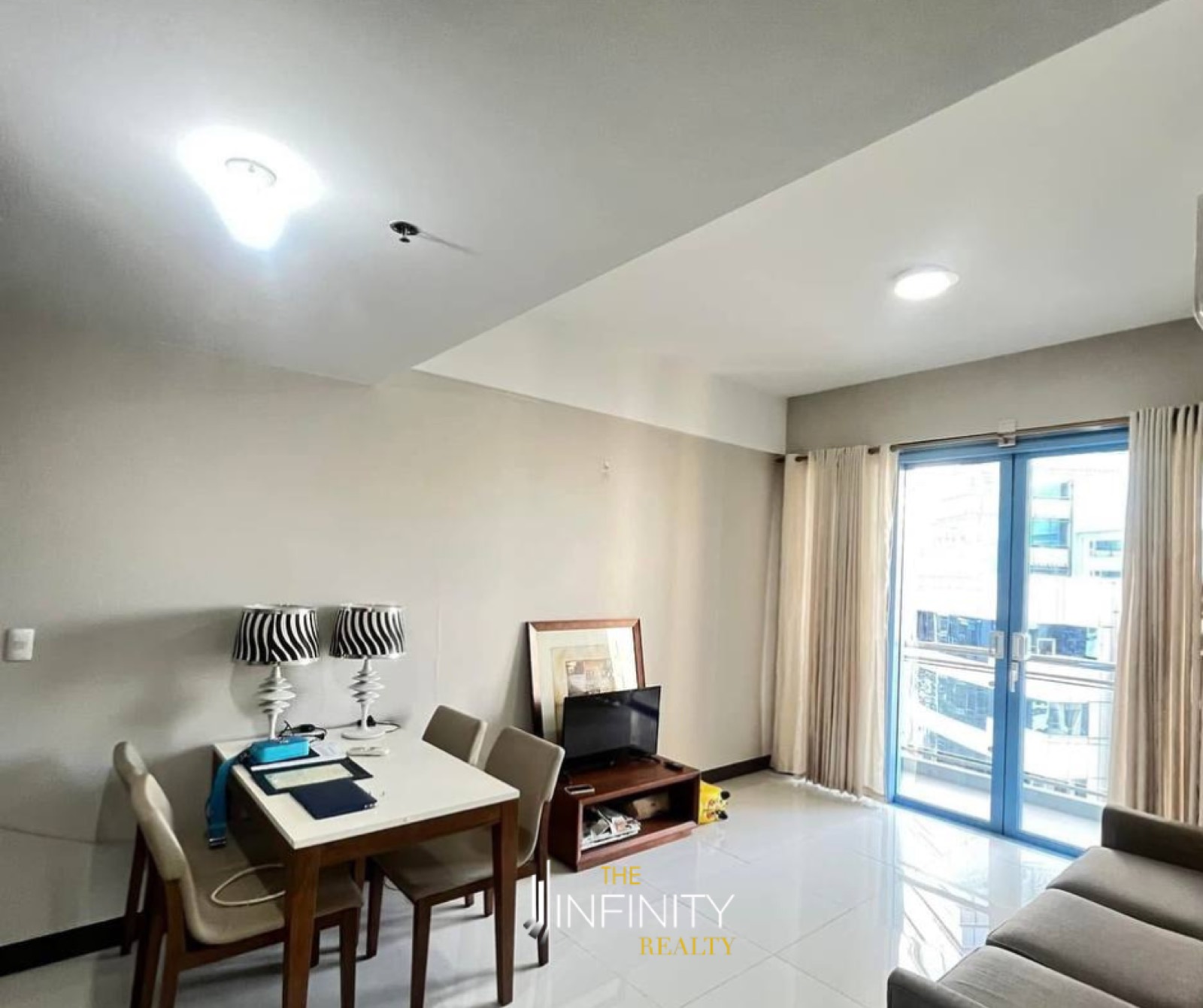 For Lease 2 Bedroom in Three Central, Makati City, photo 4 of 8