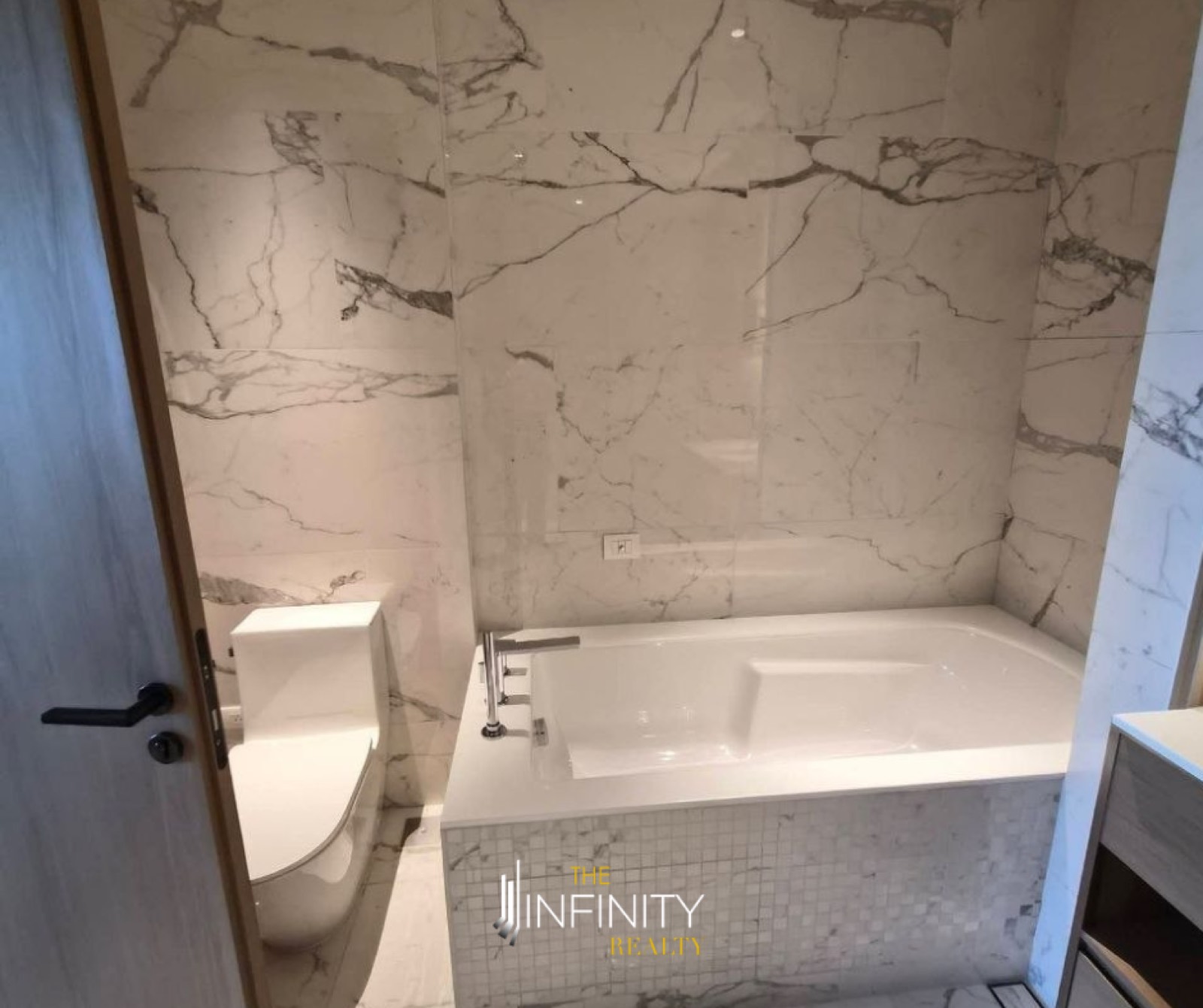 For Sale 3 Bedroom in Aurelia Residences, Taguig City, photo 15 of 17