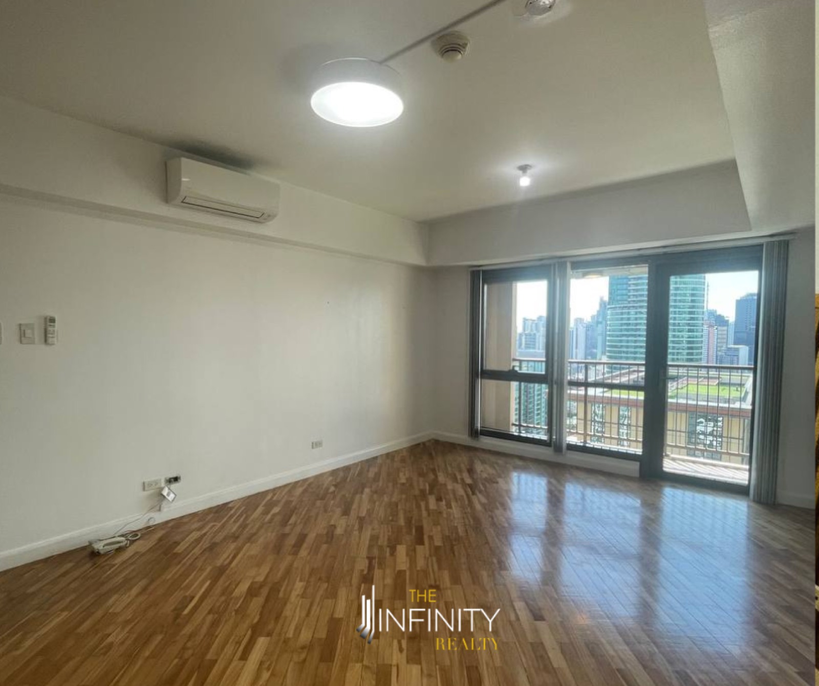 For Sale 2 Bedroom in Joya South, Makati City, photo 2 of 8