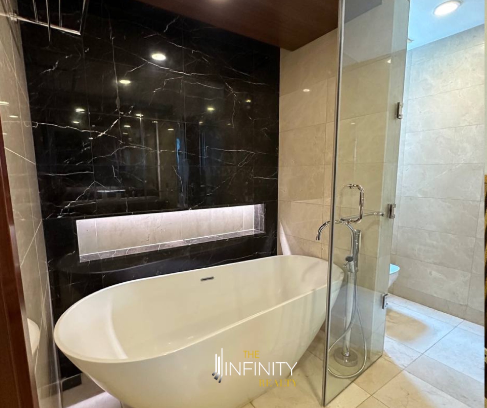 For Lease 3 Bedroom in Salcedo Two Roxas Triangle, Makati City, photo 19 of 19