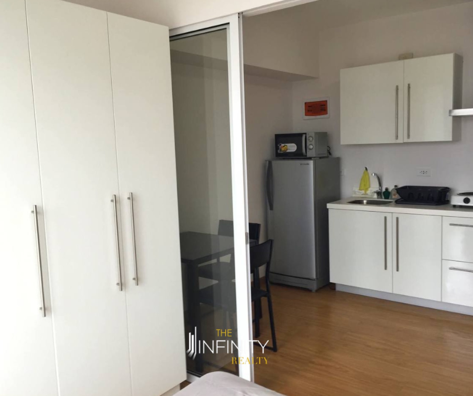 For Sale 1 Bedroom in Sutherland, Manila City, photo 3 of 4