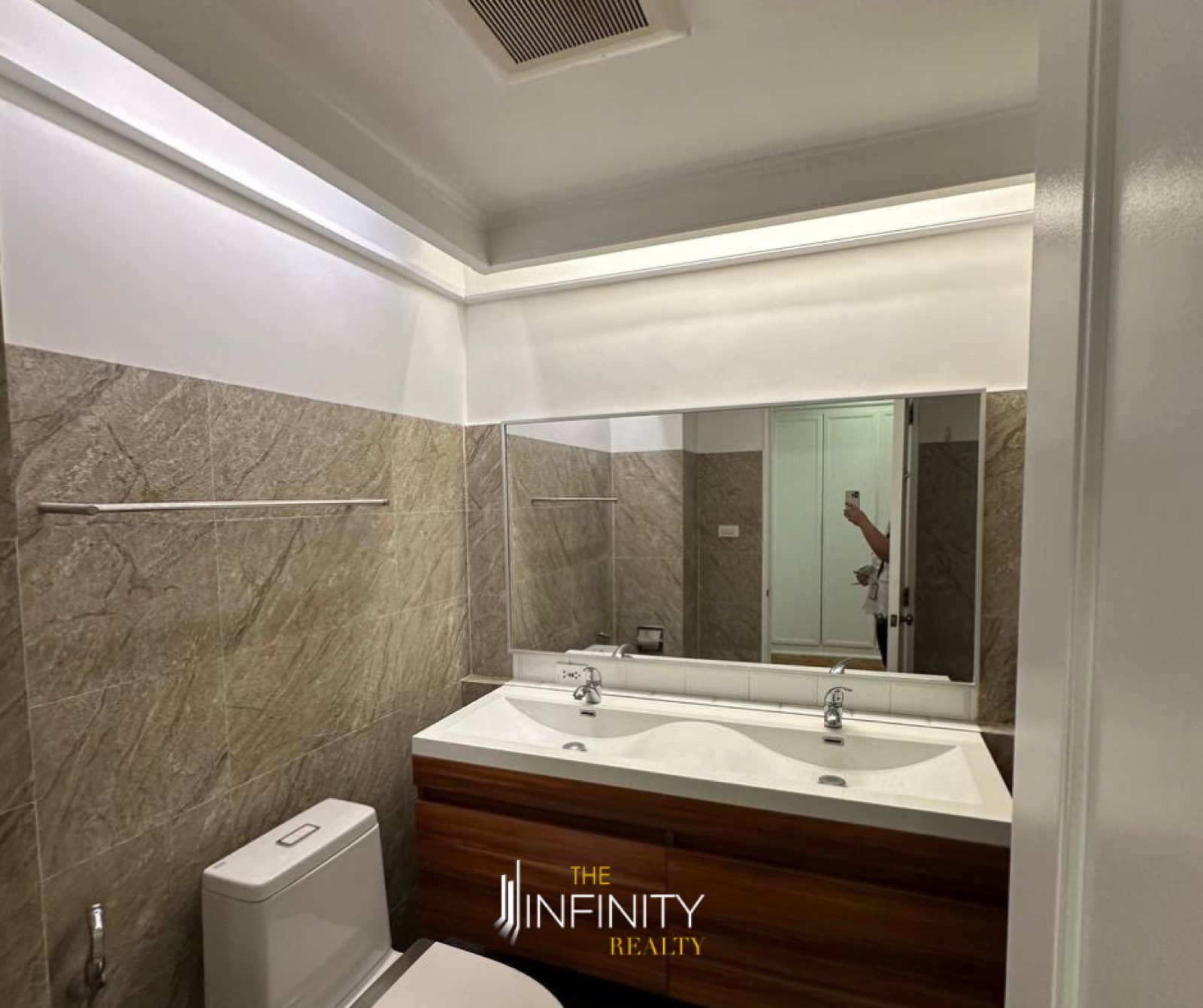 For Sale 2 Bedroom in Three Salcedo Place, Makati City, photo 9 of 9